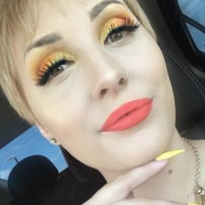 Meet your Posher, Lea